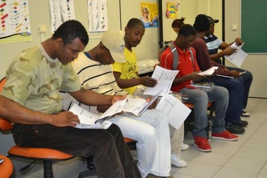 Colaboradores haitianos iniciam aulas de Língua Portuguesa