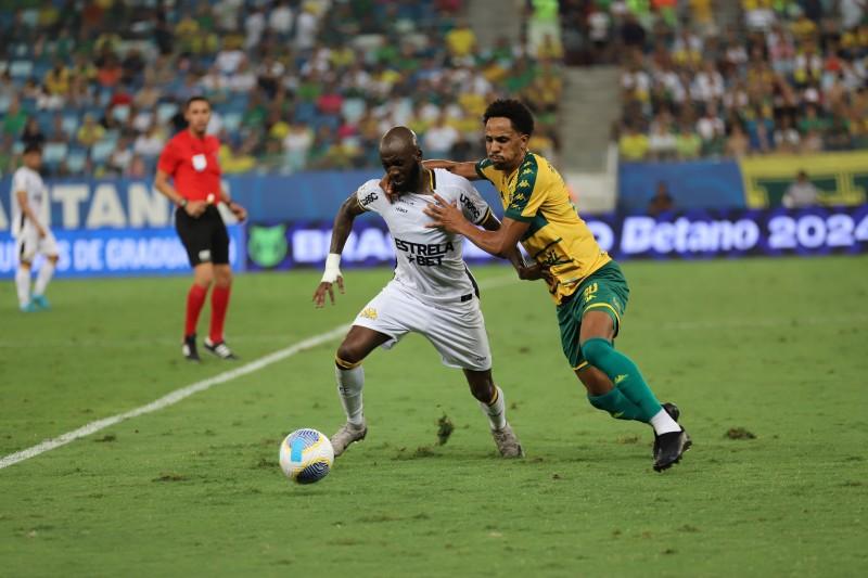 Criciúma larga na frente, mas sofre a virada e perde mais uma para o Cuiabá no Brasileirão