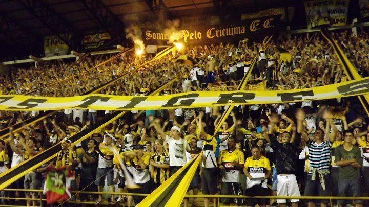 Torcidas precisam negociar com PM para colocar faixas no estádio
