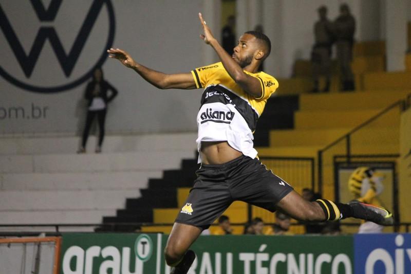 Kadu Ribeiro projeta jogo contra o Guarani de Palhoça: 'Temos que estar atentos'