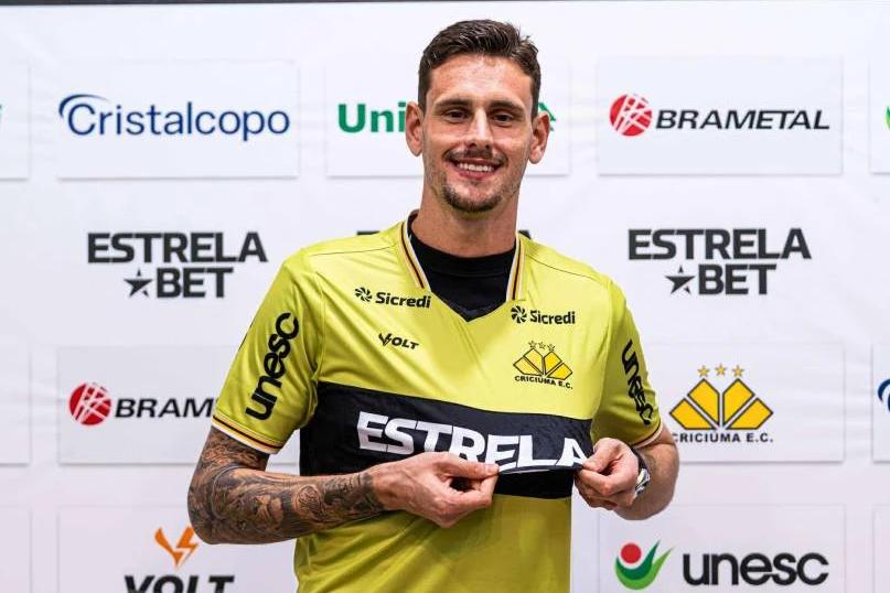 No Criciúma, Georgemy reencontra Baptista e aposta no trabalho para ganhar espaço no gol