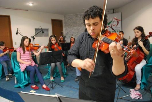 Jovens motivados pela música