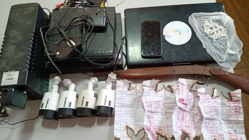 Polícia Militar descobre residência utilizada para venda de drogas 