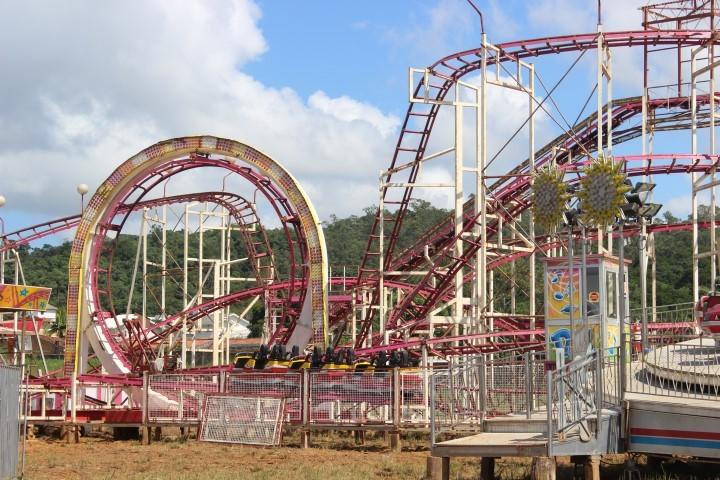Parque de diversão montado e disponível ao público a partir deste sábado 