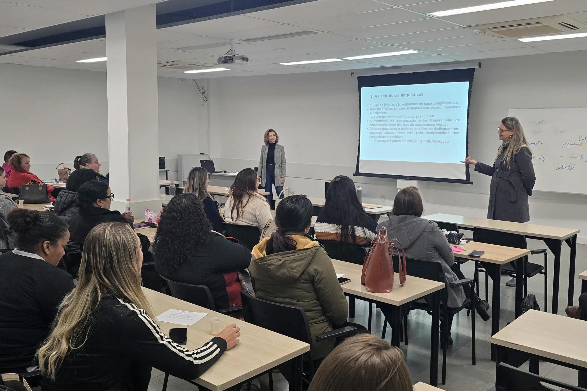 Prêmio Acic de Lingua Portuguesa tem início com formação de professores