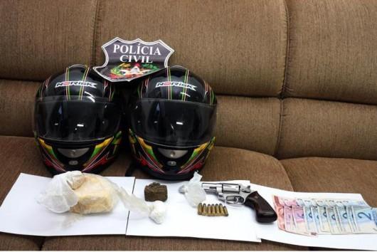 Polícia de Lauro Müller apreende crack com foragido da justiça de Criciúma