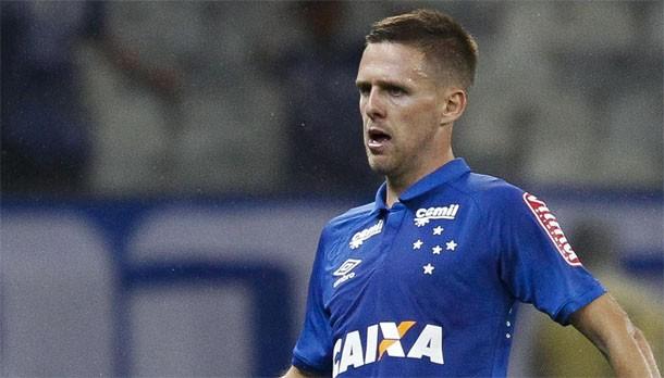 Criciúma procura CNDR para receber valor da venda de Ezequiel