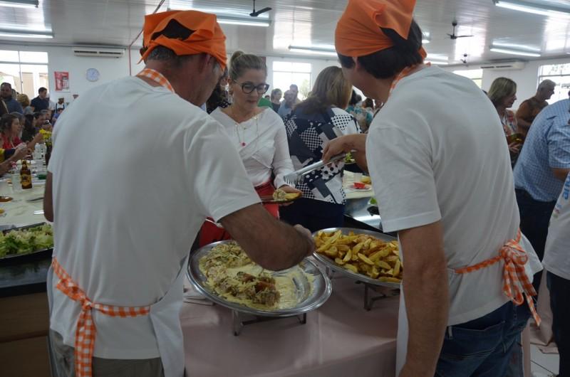 Bairro da Juventude prepara o Almoço das Carnes Brancas