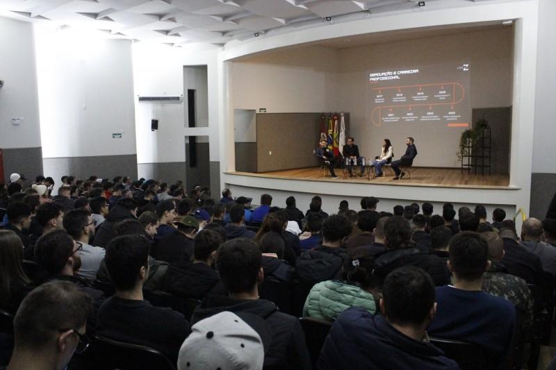 Simpósio de Aplicações para Engenharia reúne 300 pessoas para discutir soluções inovadoras
