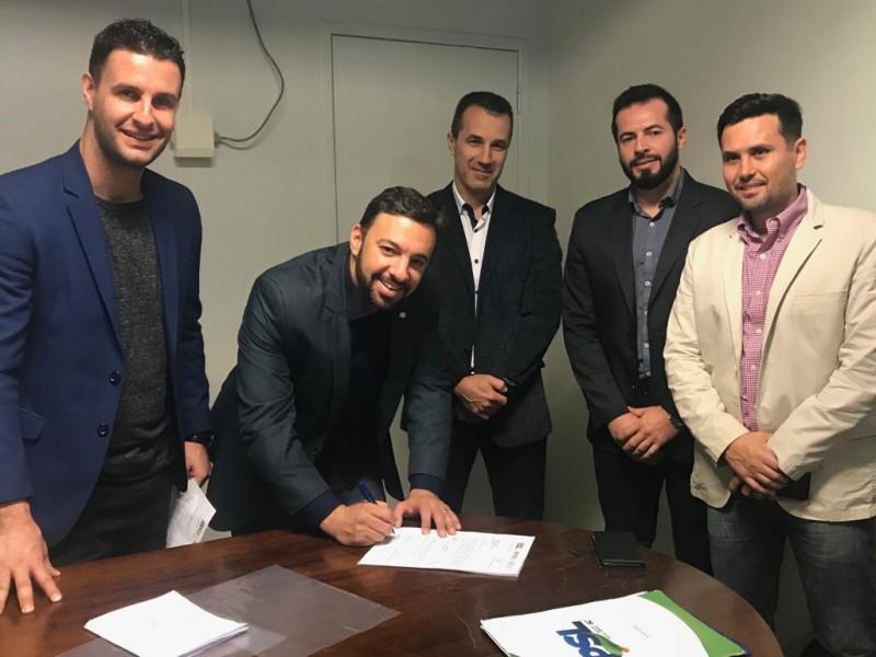 Daniel Freitas anuncia liberação de R$ 1 milhão para o Hospital Regional de Araranguá