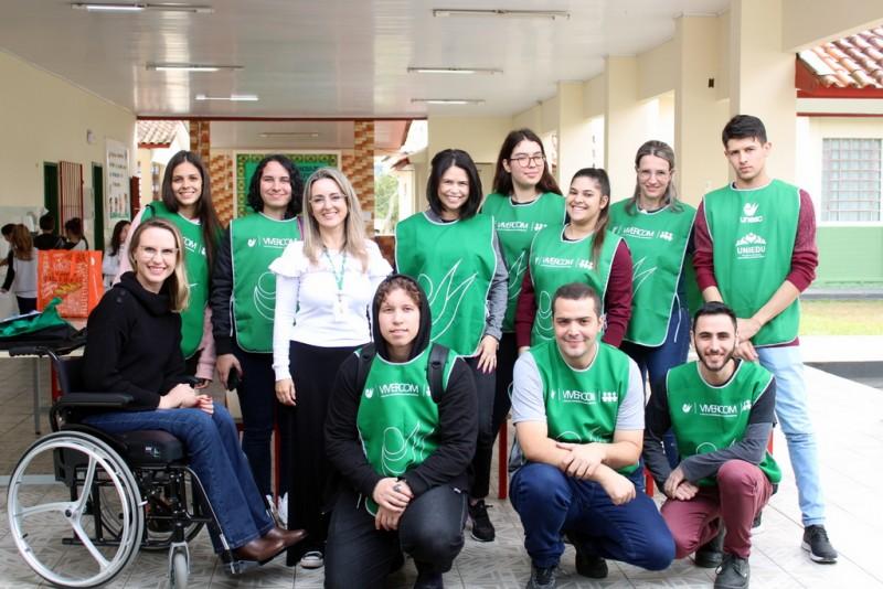 Acadêmicos fazem diagnóstico de acessibilidade em escola de Criciúma