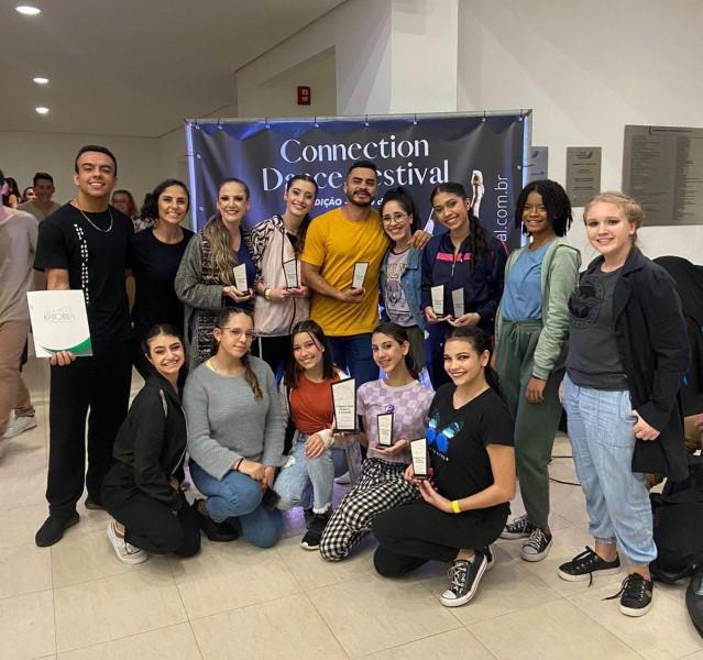 Bailarinos de Içara são premiados no Connection Dance em Itajaí