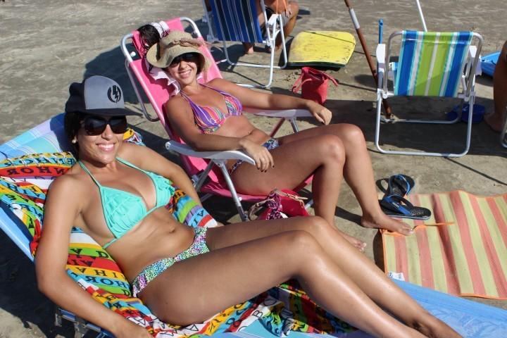 Deu praia! Banhistas aproveitam o sol no Balneário Rincão
