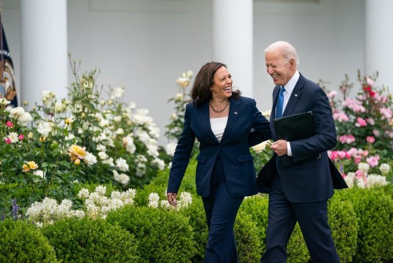 Biden desiste da disputa presidencial à Casa Branca