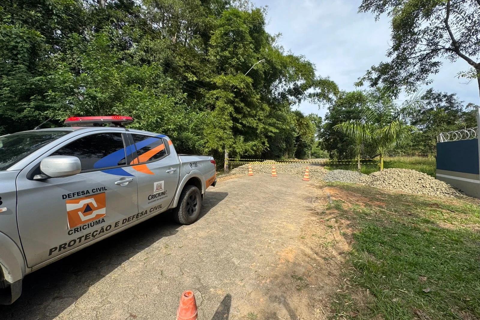Defesa Civil interdita via de acesso ao Parque Municipal do Morro do Céu