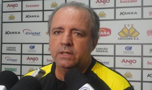 Vadão cumpre promessa