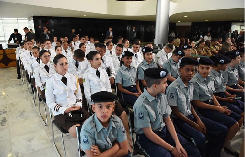 Escolas têm até 27 de setembro para mostrarem interesse em gestão cívico-militar