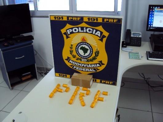 PRF de Tubarão apreende 341 comprimidos ilegais na BR-101
