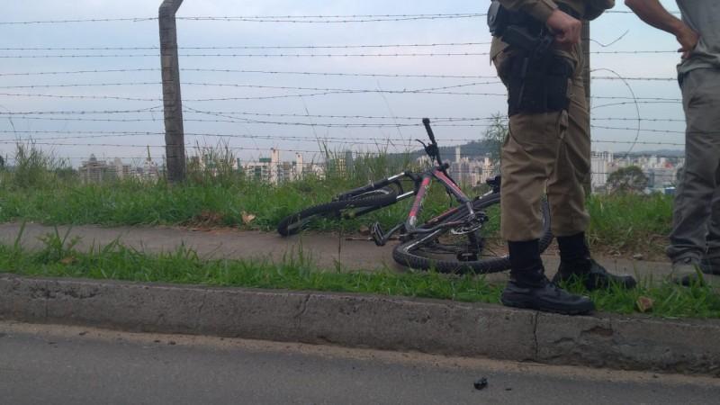 Ciclista morre após ser atropelado por veículo em Criciúma