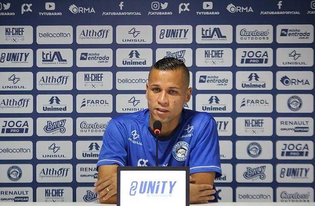 “Vamos com os pés no chão, ainda tem 90 minutos”, afirma Eliomar 