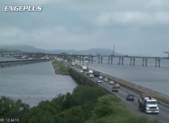Trânsito é intenso, mas não há formação de fila na BR-101
