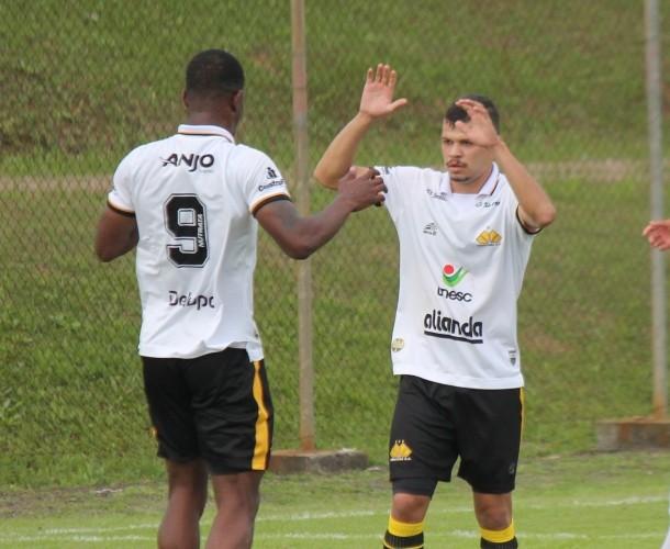 Equipes das categorias de base do Criciúma enfrentam a Chapecoense pelo Catarinense