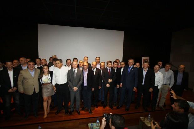 Estado firma contratos de R$ 48,5 milhões