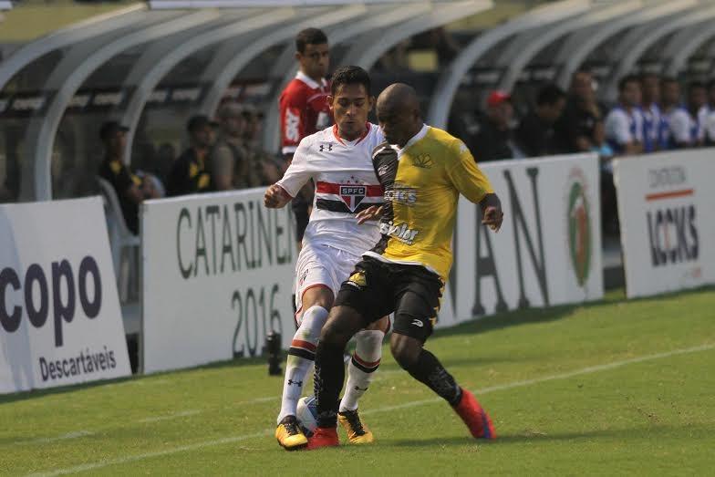 Criciúma relaciona atacante de 16 anos