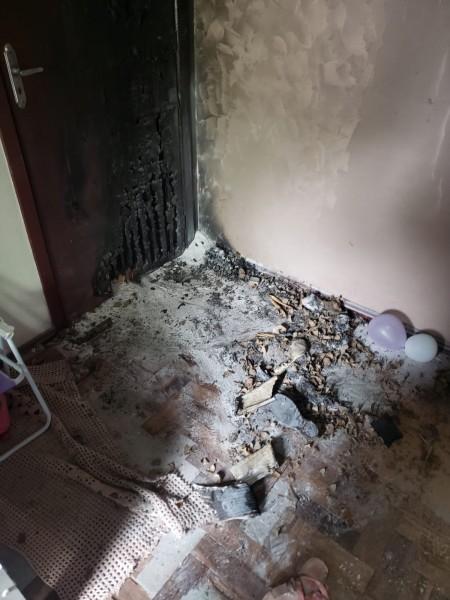 Moradora combate incêndio em residência no bairro Pinheirinho em Criciúma