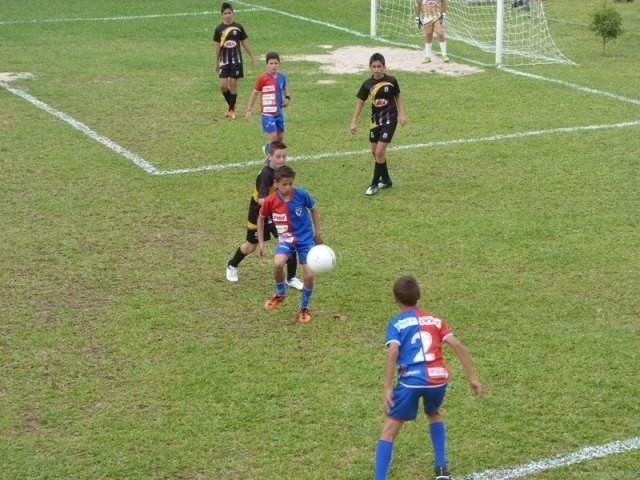 Bairro da Juventude promove torneio de futebol