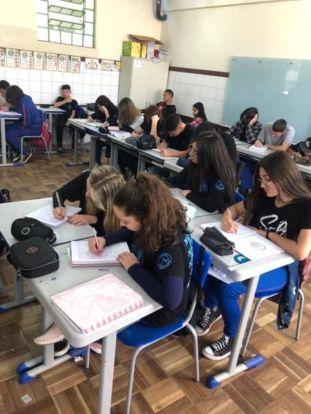 Estudantes e professores das escolas de Criciúma conquistam destaque em concurso literário