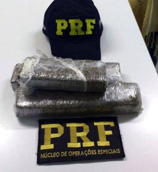 PRF apreende maconha escondida em carro do Balneário Rincão