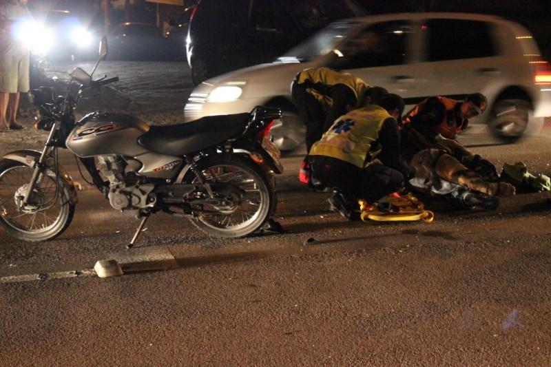 Acidente deixa motociclista ferido na Álvaro Catão 