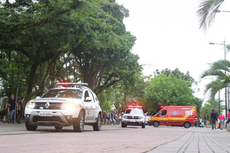 Foragido por furto e roubo é preso na praça Nereu Ramos