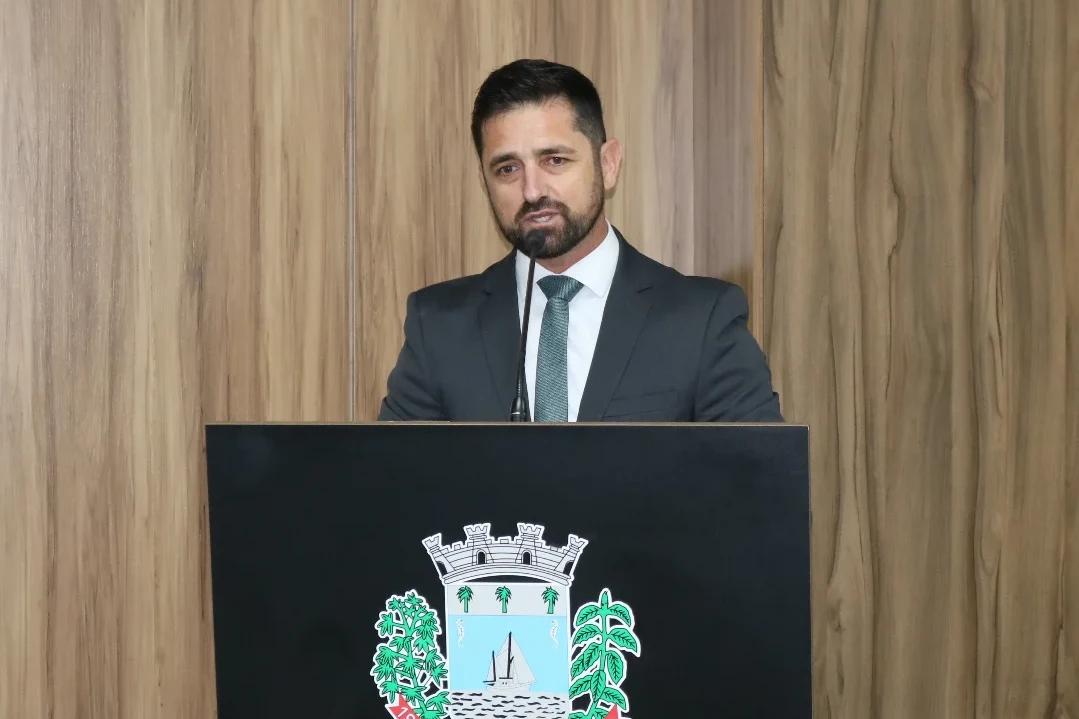 Vereador de Içara apresenta PL para criar o Dia do Conservadorismo