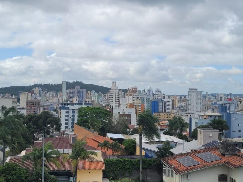 Chuva fraca e temperatura amena marcam último fim de semana do mês em Criciúma e região