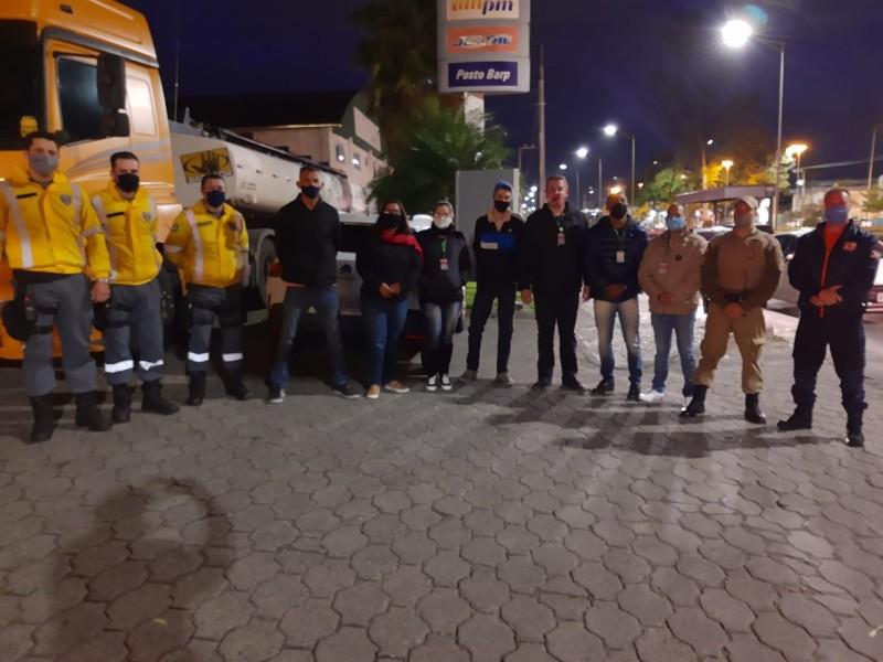 Pessoas em situação de rua recebem orientações em Criciúma