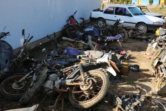 Jovens são flagrados ao furtar motocicleta em Lauro Müller 