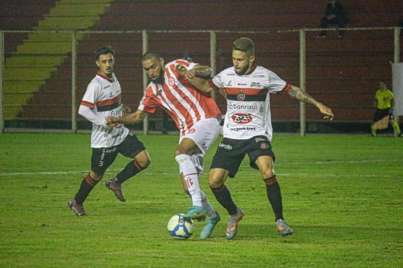 Hercílio Luz empata de novo e segue sem vitórias na Série D