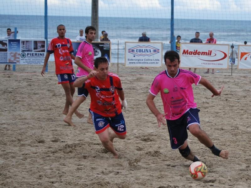 Suíço da Zona Sul inicia com 18 gols marcados