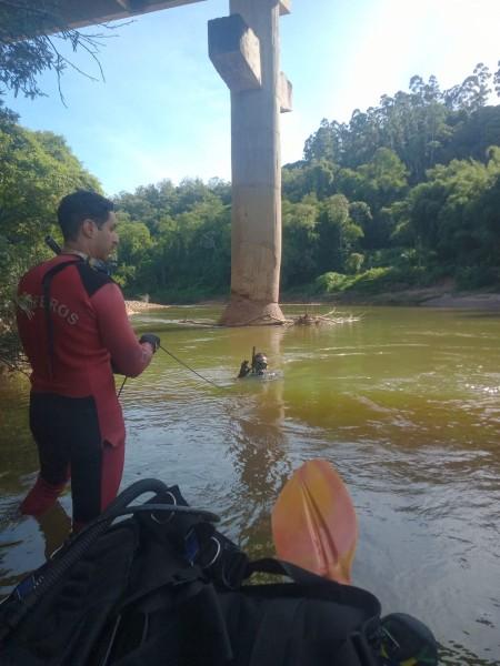 Corpo de jovem desaparecido em rio é encontrado