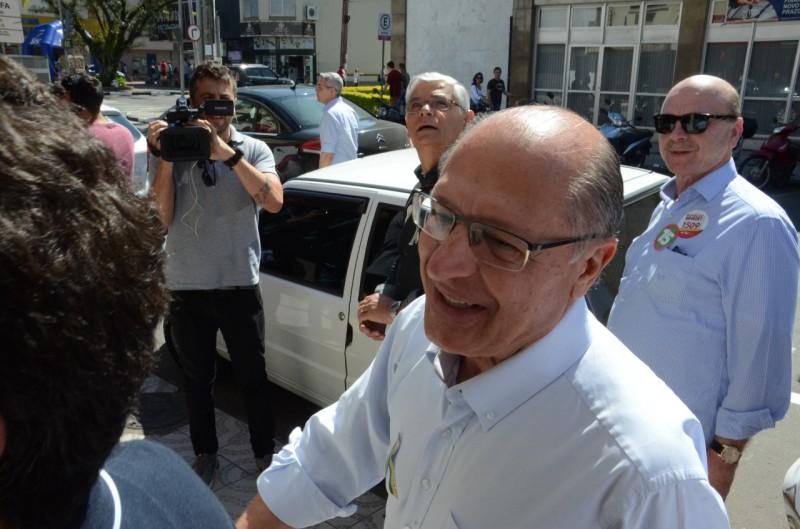 Em agenda no Sul, Geraldo Alckmin visita praça Nereu Ramos