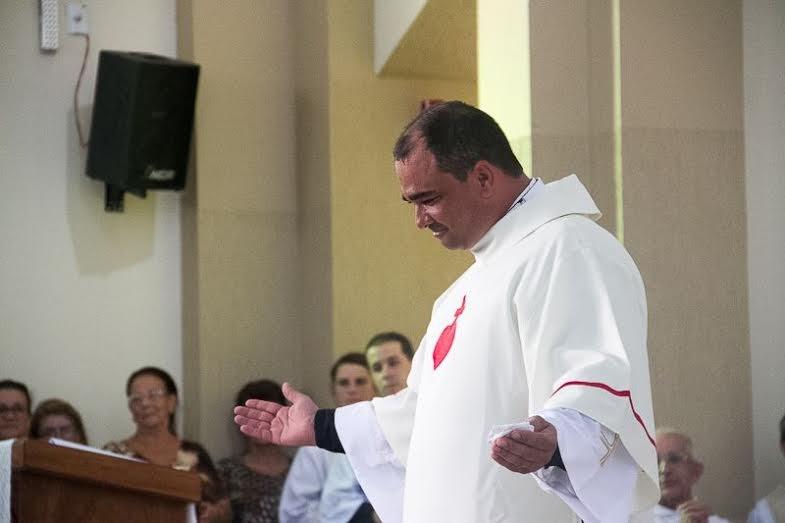 Diácono Alex Serafim será ordenado padre neste sábado