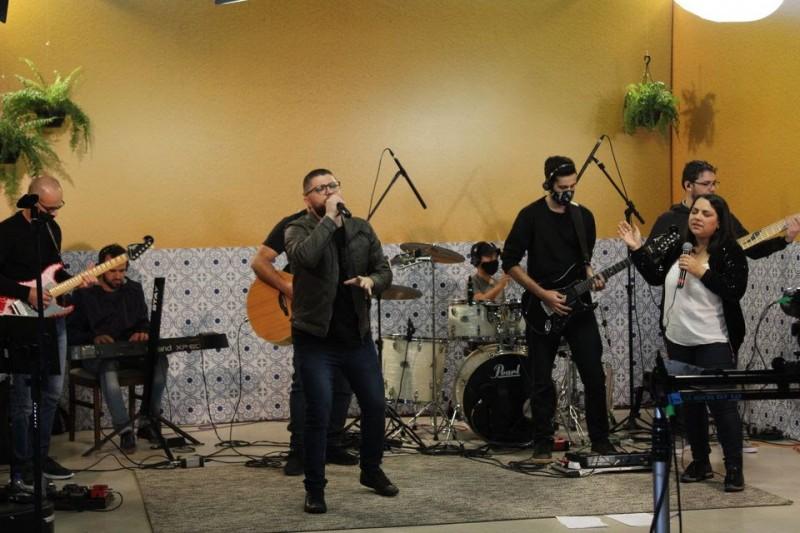 Live: 1ª Romaria do Santuário é encerrada com um show católico
