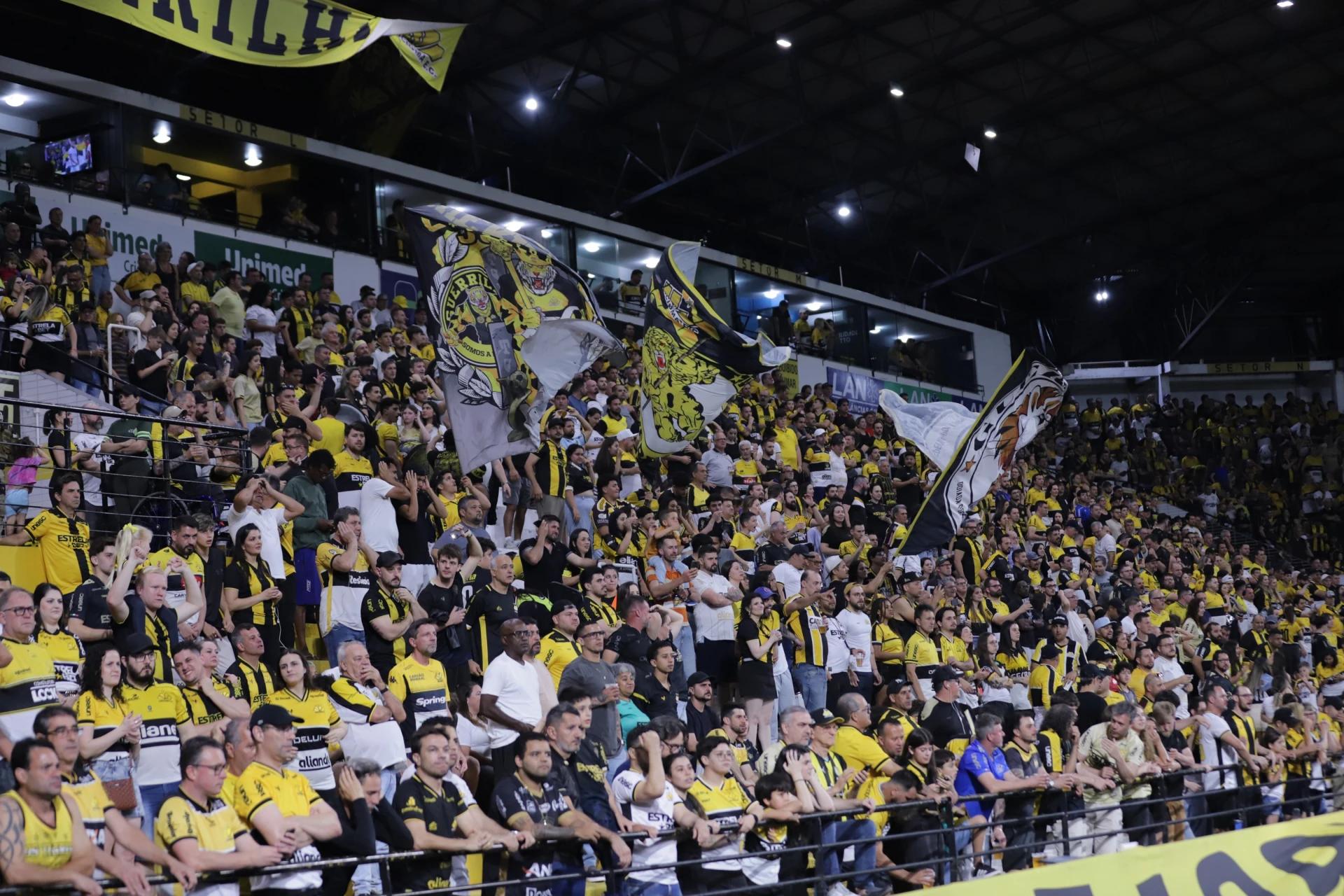Criciúma lança promoção de ingressos para jogo contra o Atlético Goianiense