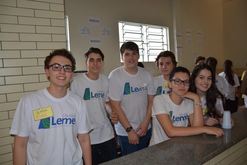 Alunos do Colégio Leme engajados em ação beneficente