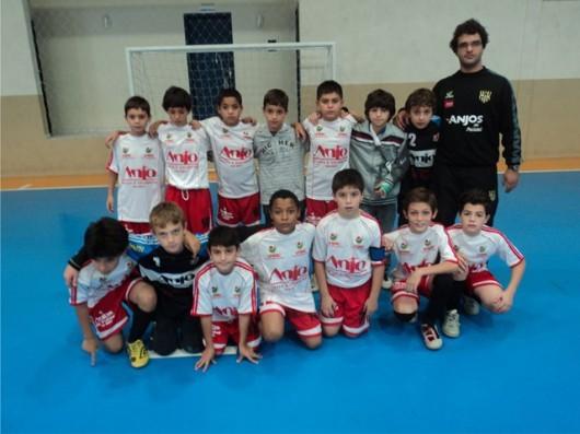 Garotos de Forquilhinha em ação no Estadual de Futsal