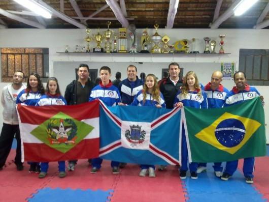 Caratecas içarenses seguem viagem à Itália