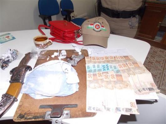 Em Urussanga, PM prende morador que traficava cocaína em casa