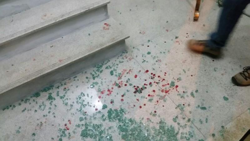 Morador é baleado na frente de sua residência